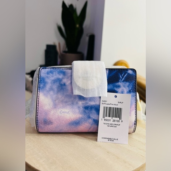 Coach Wallet - Picture 12 of 16